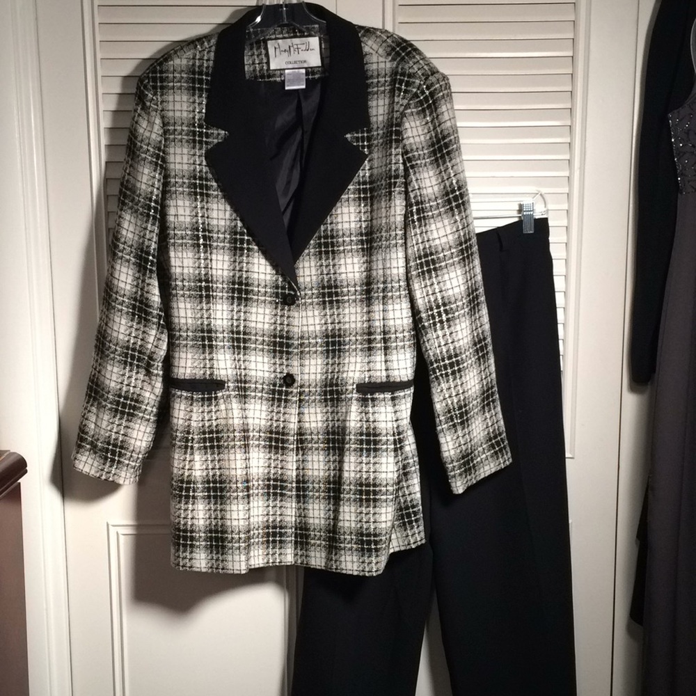 Pantsuit 16, Mary McFadden Blazer Pants Never worn